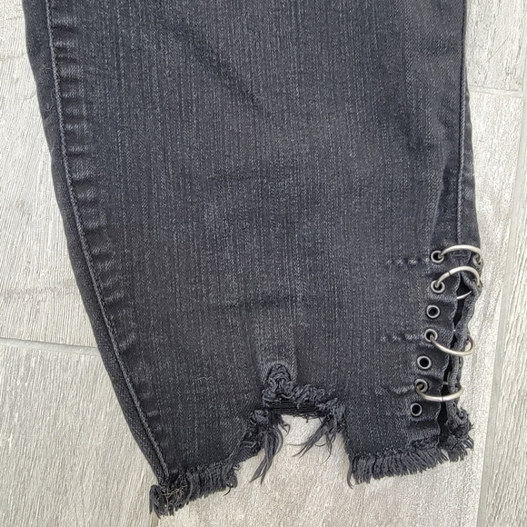 🌟HOST PICK🌟 Torrid High Rise Ultra Skinny Black 22 - Picture 10 of 16